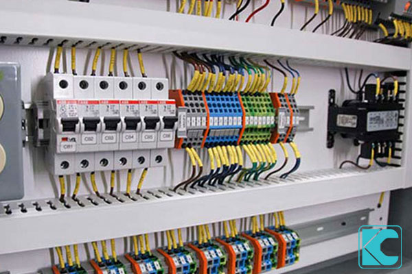 استانداردهای ایمنی در برق صنعتی