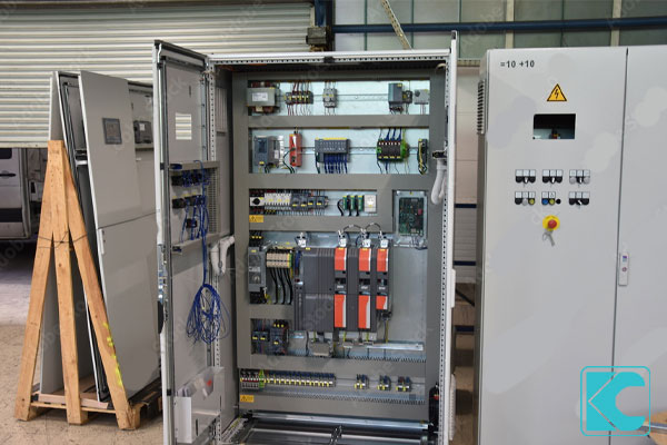 تابلو برق صنعتی چیست؟ تعریف و اهمیت ساختاری